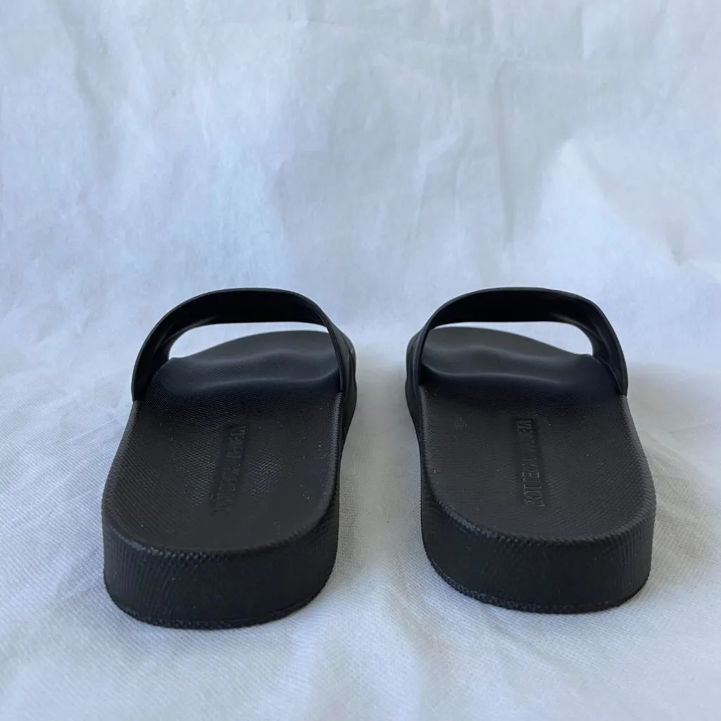 Bottega Veneta diamond-quilted slides, 38