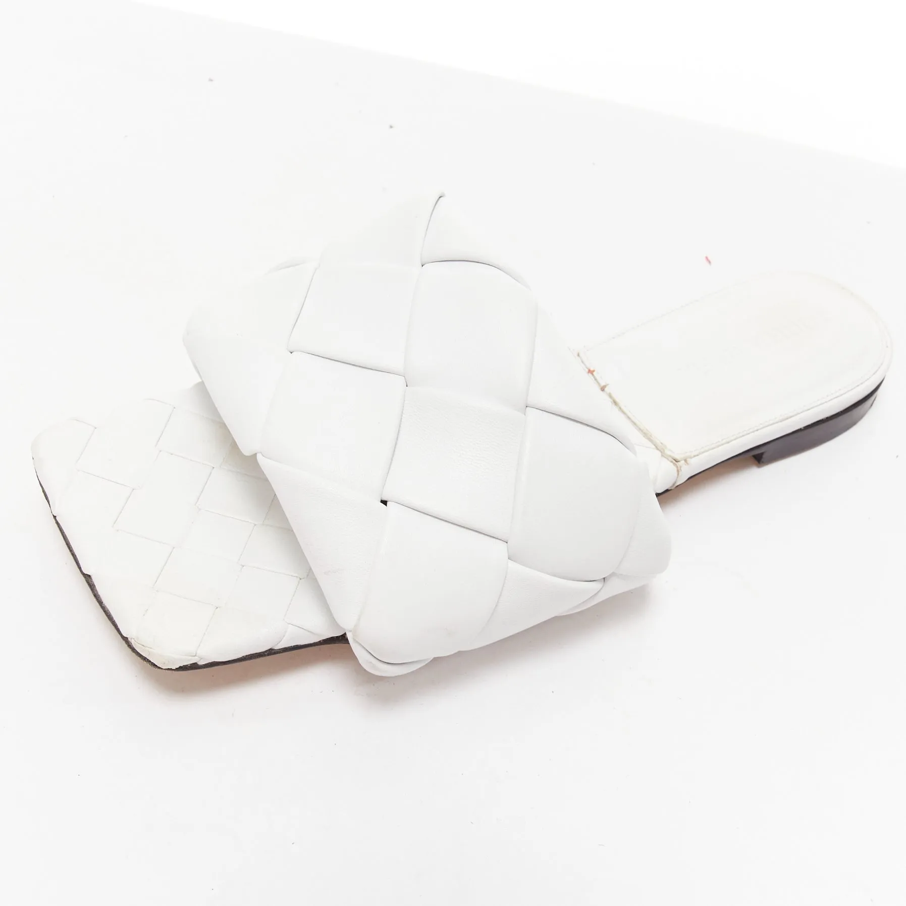 BOTTEGA VENETA Lido white intrecciato woven leather square toe slippers EU37
