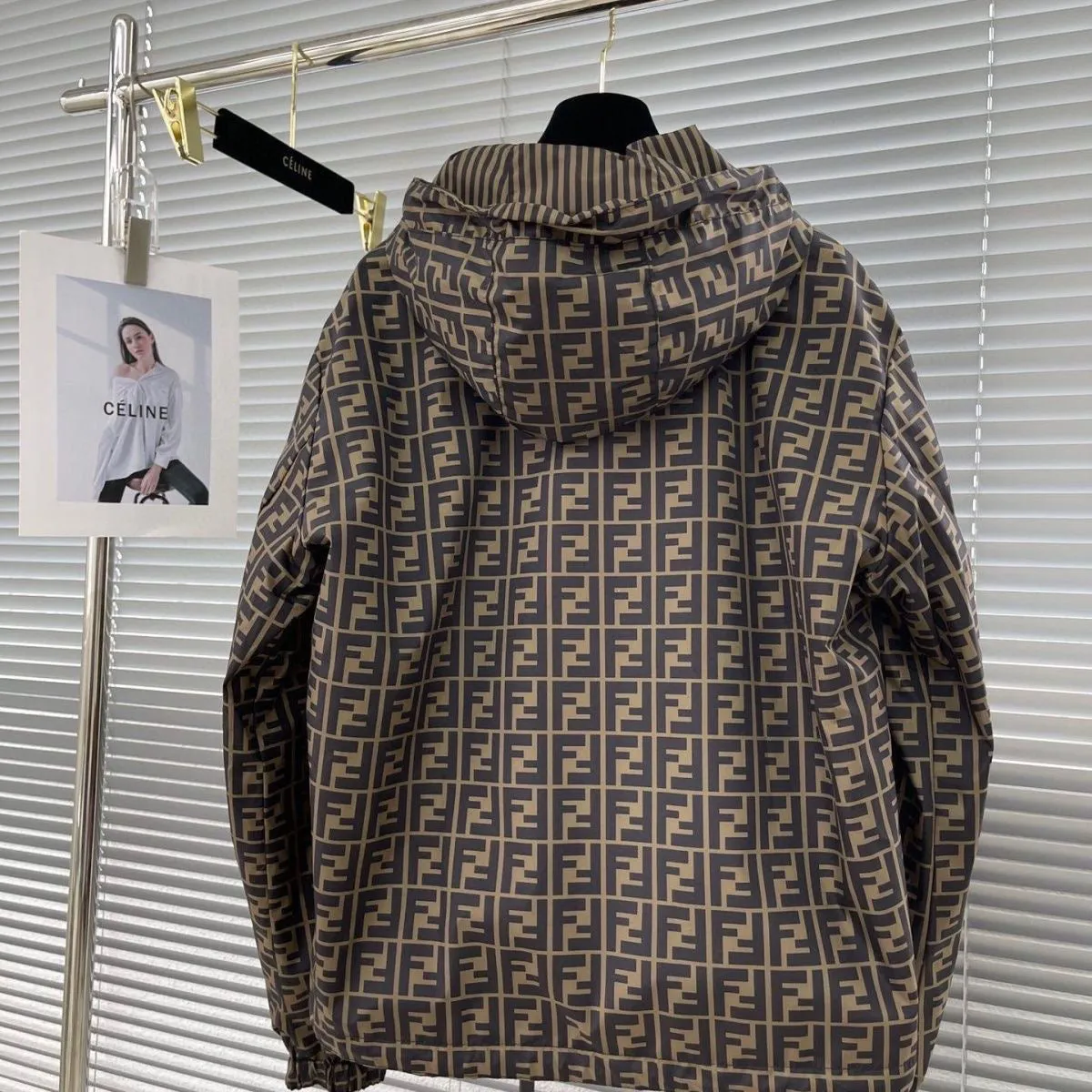 CLTH371 FF Reversible Windbreaker