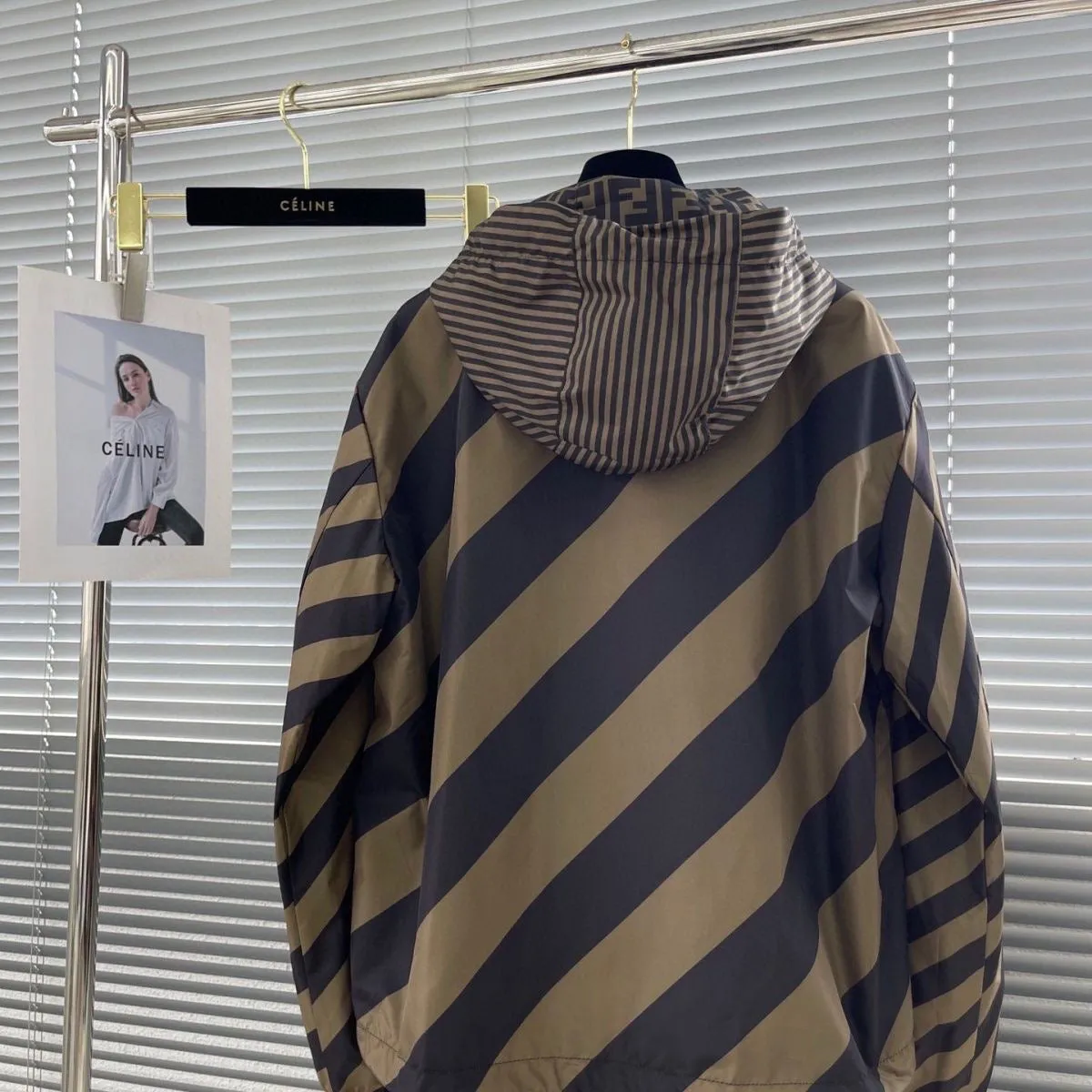 CLTH371 FF Reversible Windbreaker
